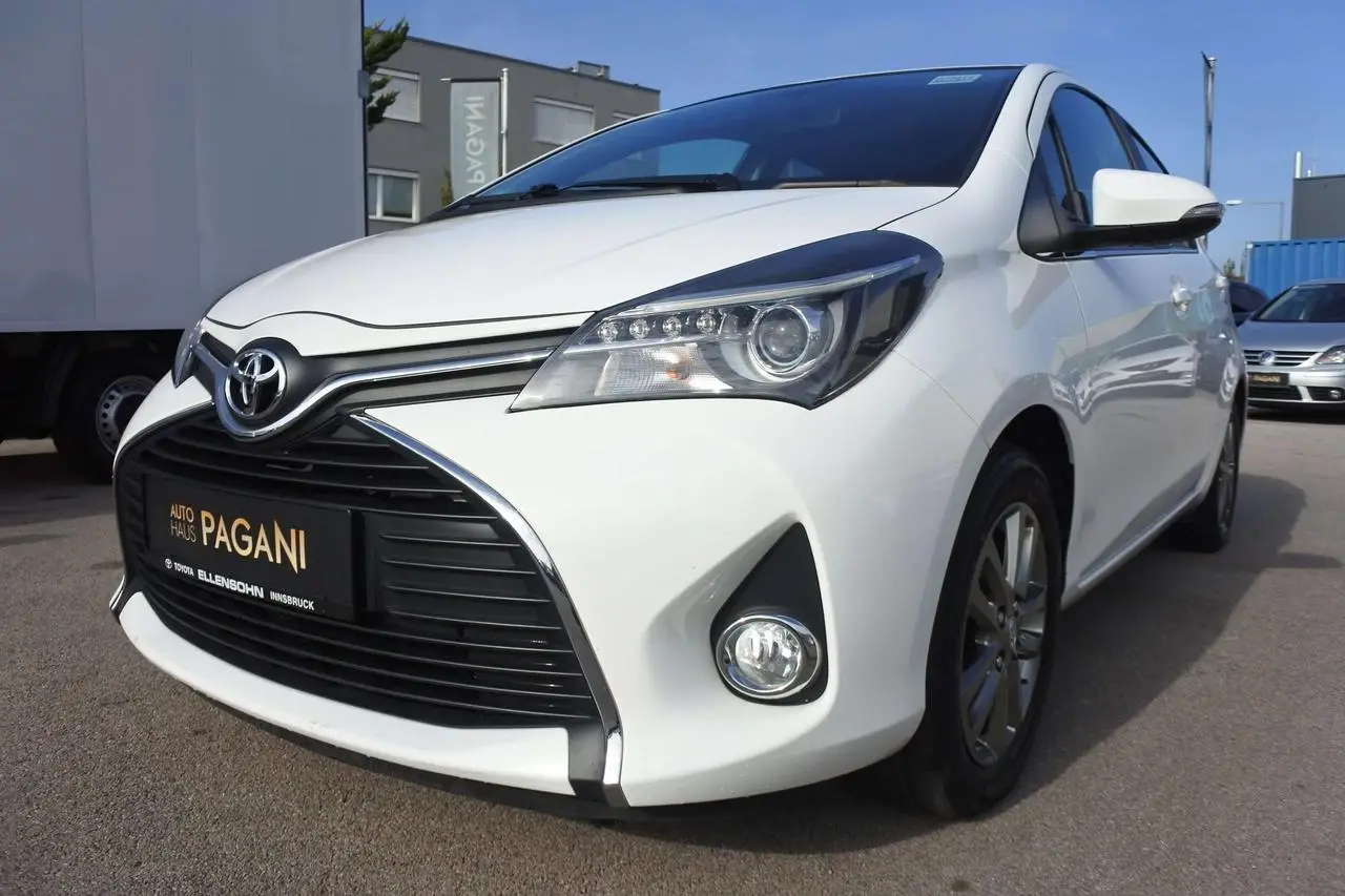 Photo 1 : Toyota Yaris 2015 Petrol