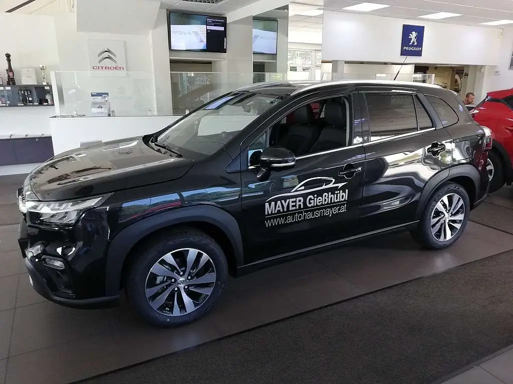 Photo 1 : Suzuki S-cross 2024 Petrol