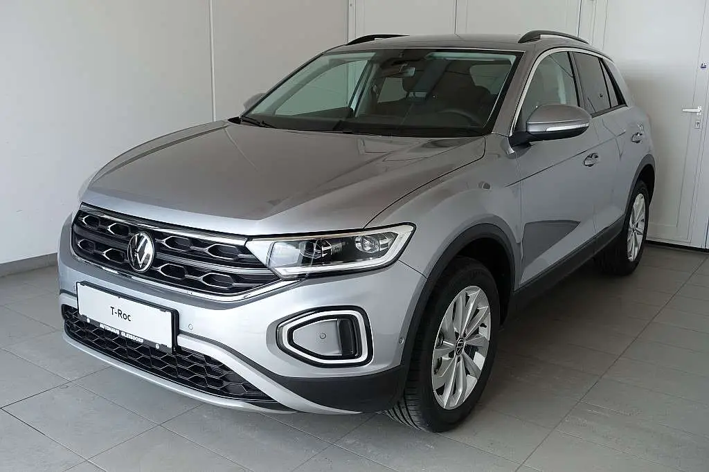 Photo 1 : Volkswagen T-roc 2023 Essence