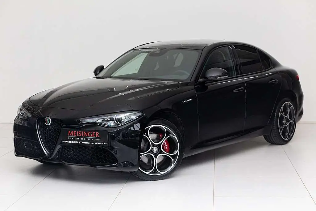 Photo 1 : Alfa Romeo Giulia 2023 Essence