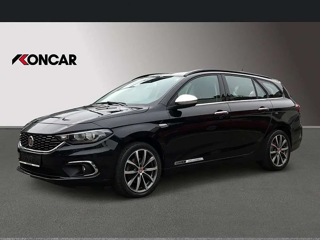 Photo 1 : Fiat Tipo 2018 Petrol