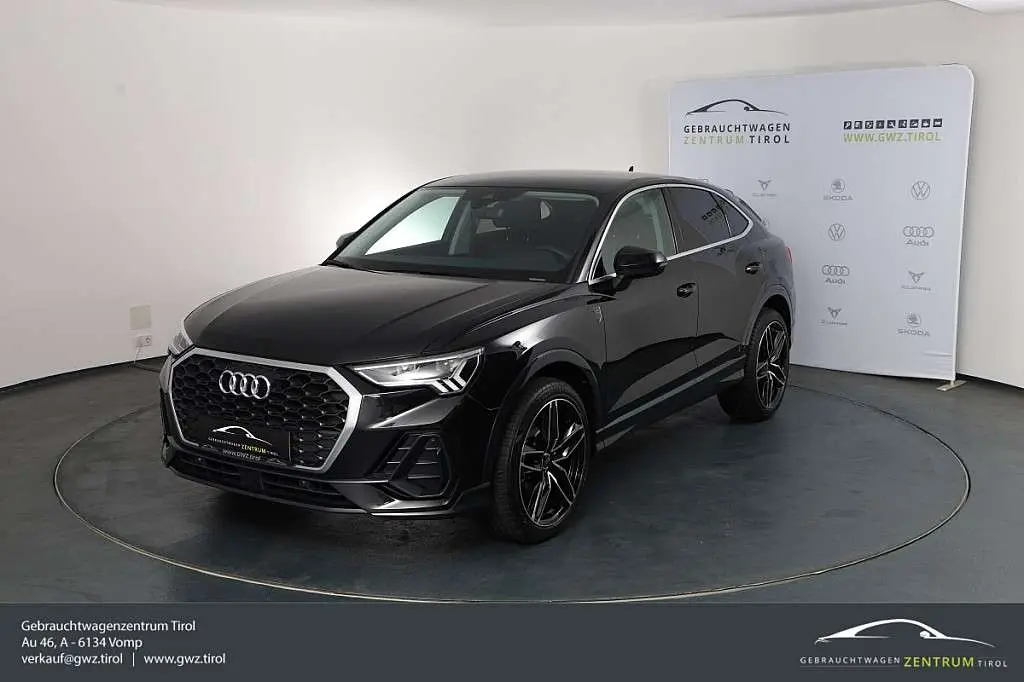 Photo 1 : Audi Q3 2022 Essence