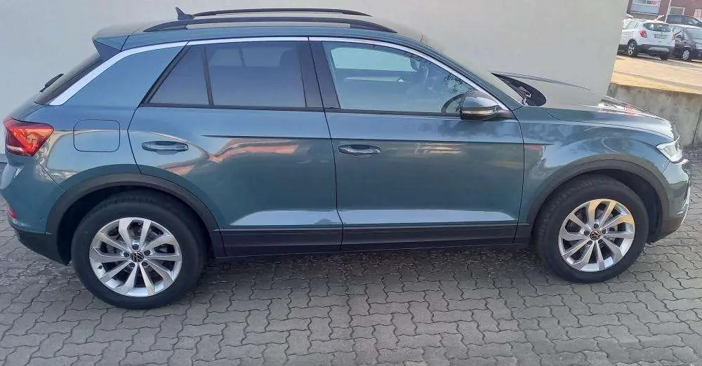 Photo 1 : Volkswagen T-roc 2023 Petrol