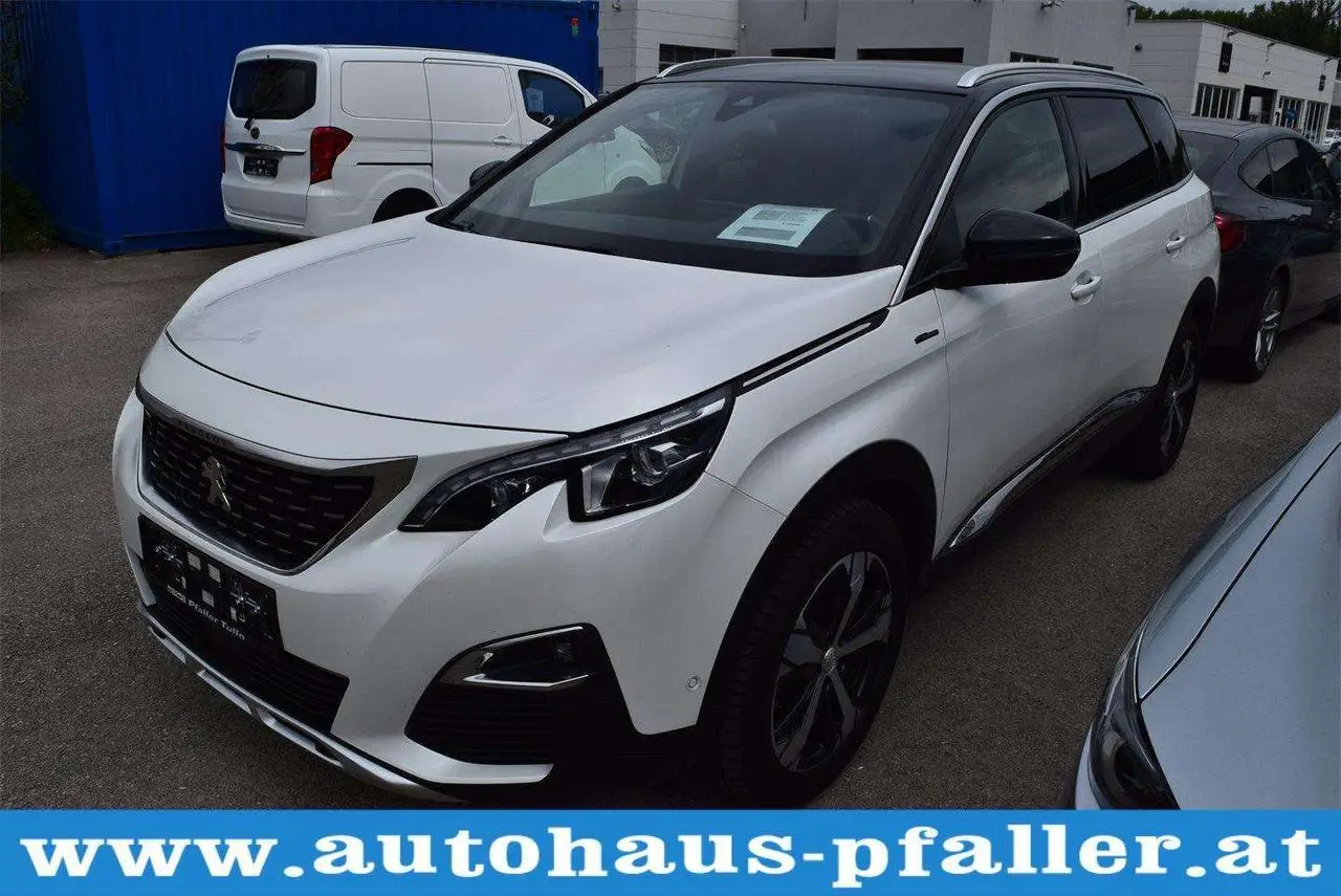 Photo 1 : Peugeot 5008 2019 Essence