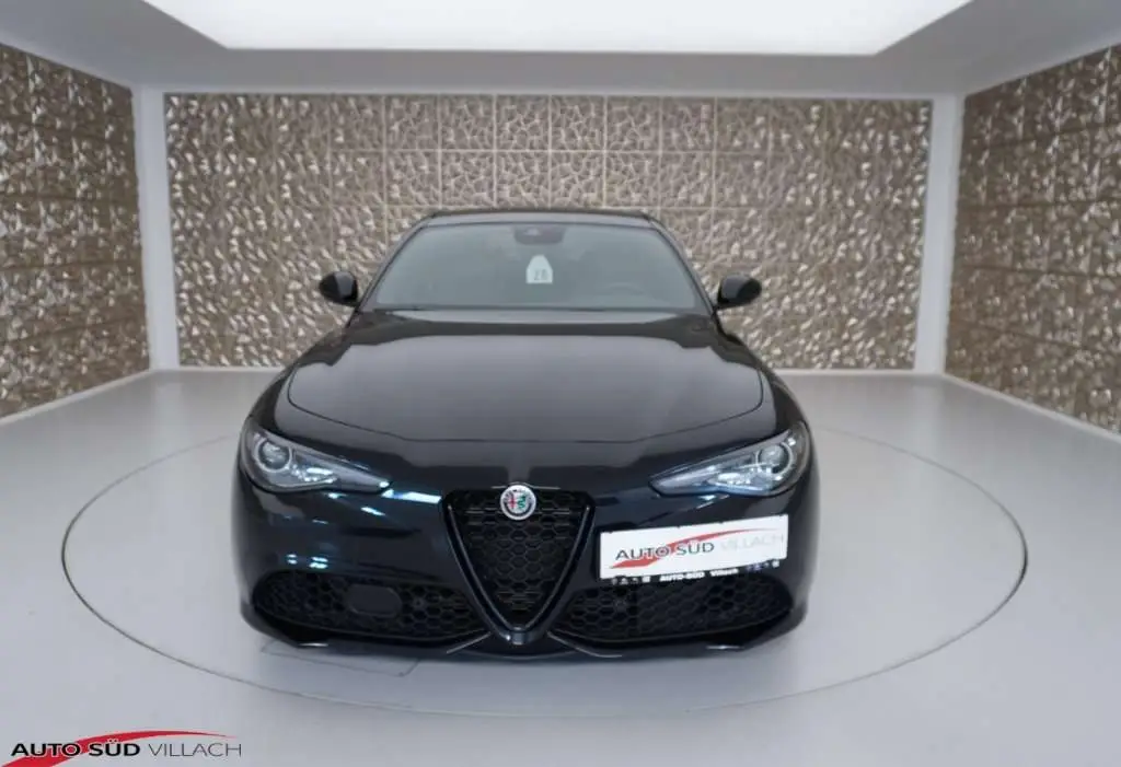 Photo 1 : Alfa Romeo Giulia 2022 Petrol