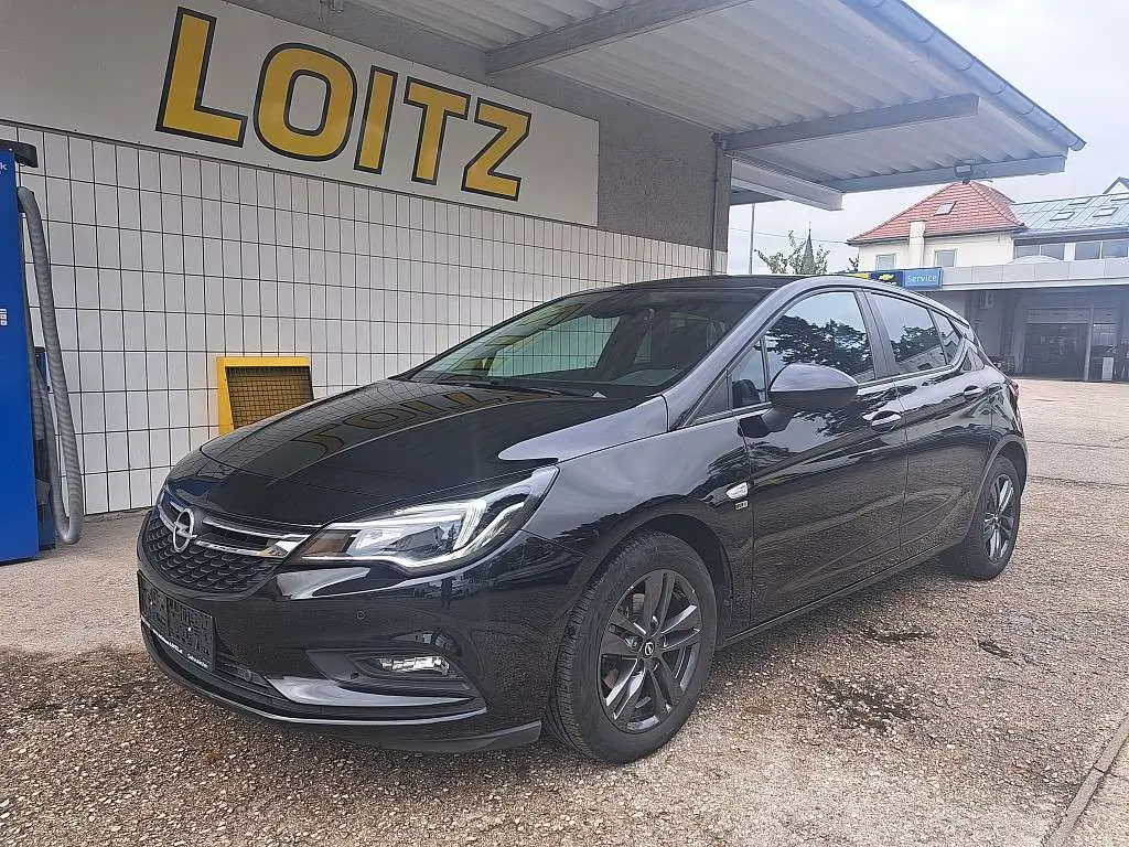 Photo 1 : Opel Astra 2019 Essence