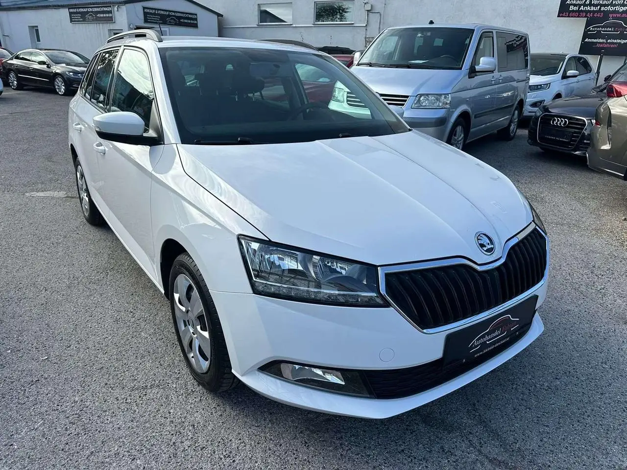 Photo 1 : Skoda Fabia 2020 Petrol