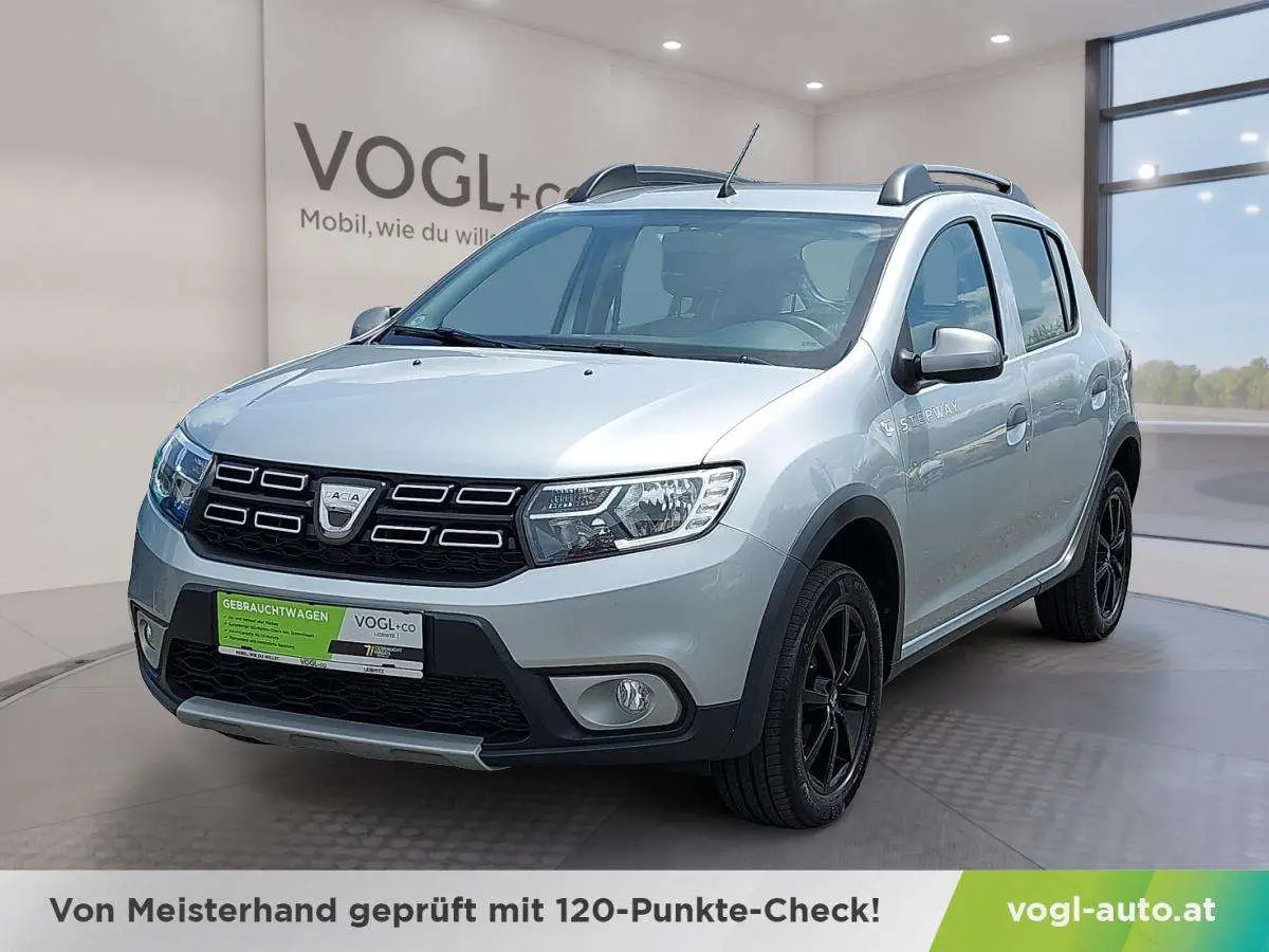 Photo 1 : Dacia Sandero 2021 Essence