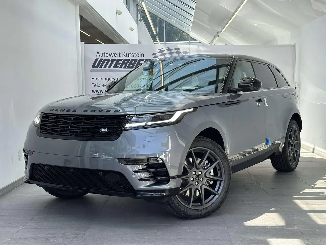 Photo 1 : Land Rover Range Rover Velar 2023 Hybrid