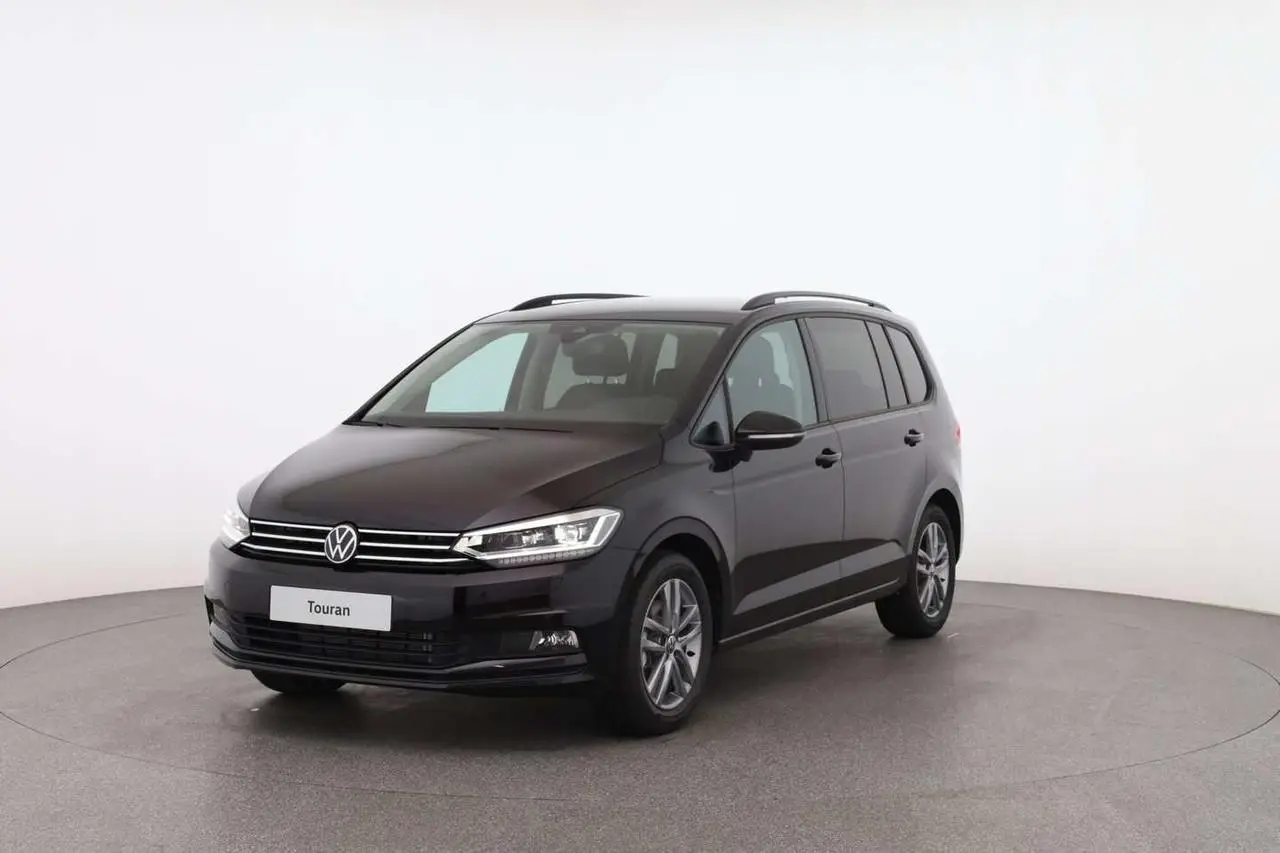 Photo 1 : Volkswagen Touran 2024 Essence