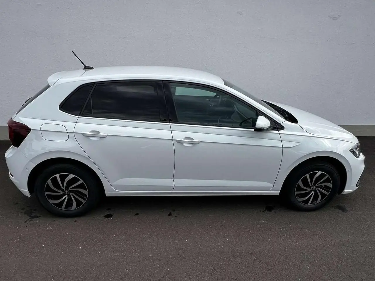 Photo 1 : Volkswagen Polo 2024 Petrol