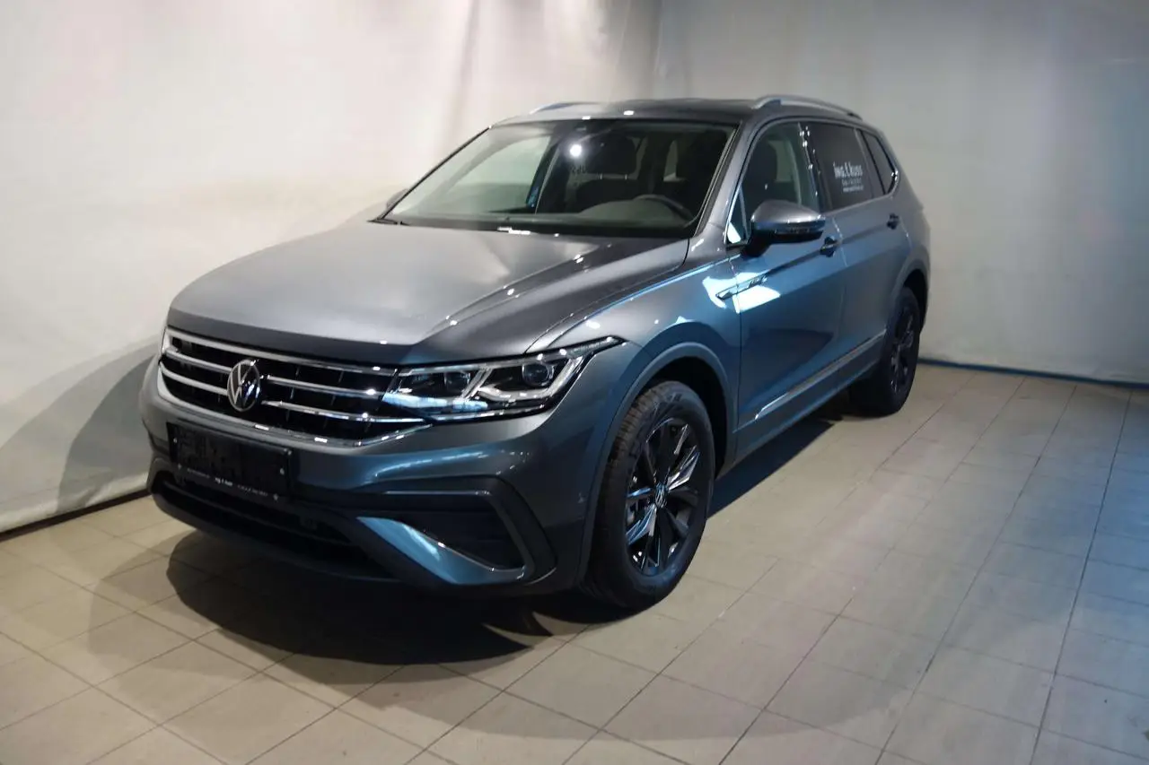 Photo 1 : Volkswagen Tiguan 2024 Petrol