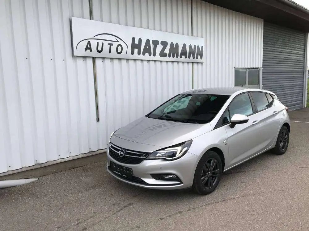 Photo 1 : Opel Astra 2019 Petrol