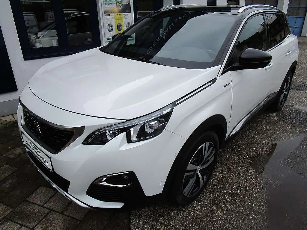 Photo 1 : Peugeot 3008 2019 Essence