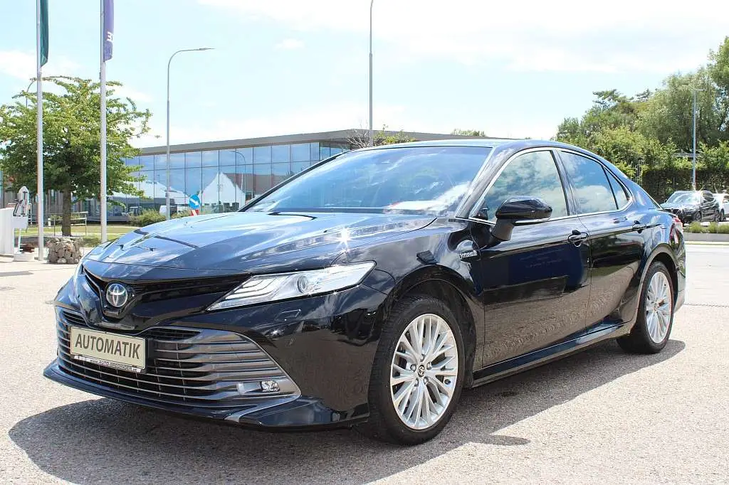 Photo 1 : Toyota Camry 2021 Petrol