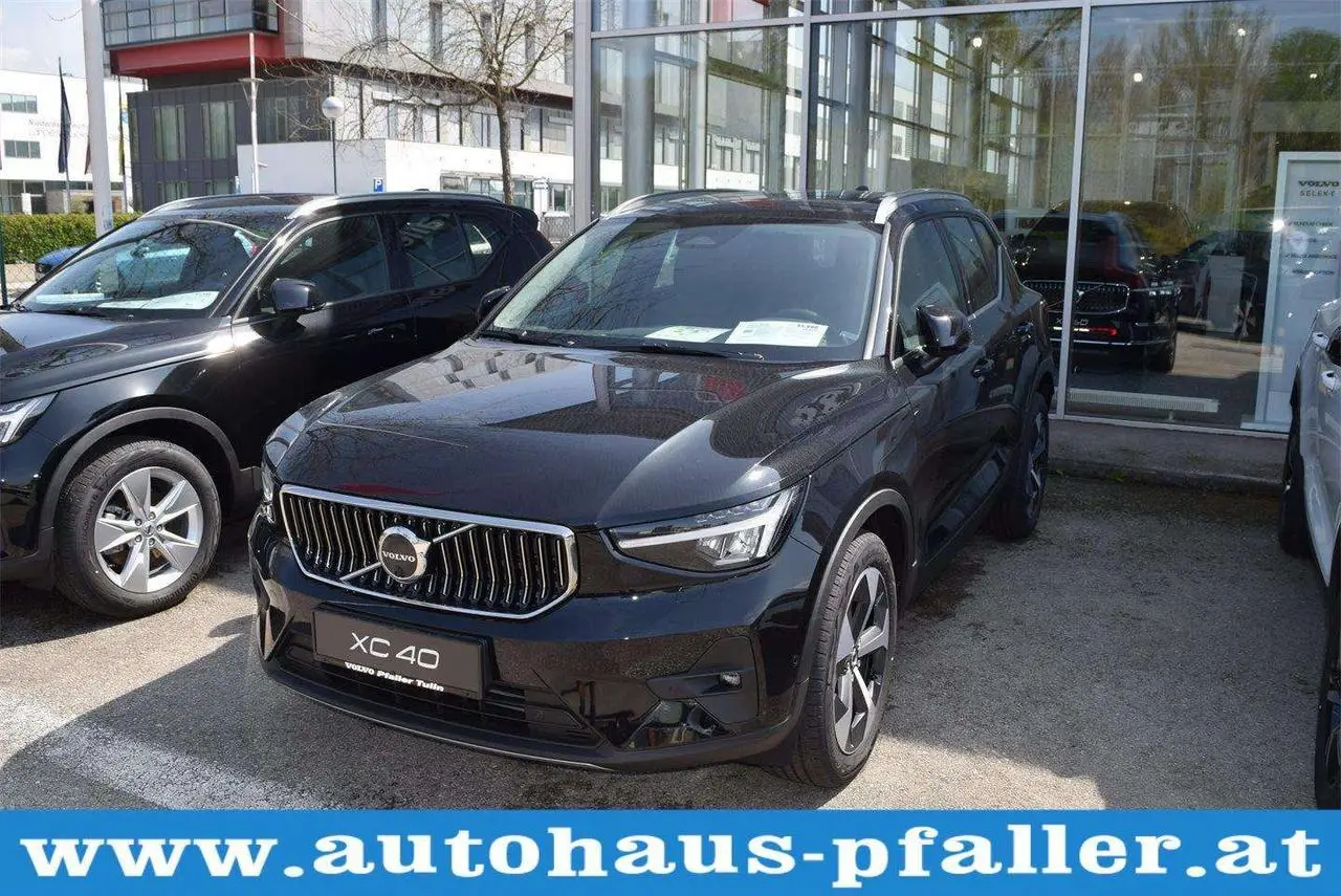 Photo 1 : Volvo Xc40 2023 Petrol