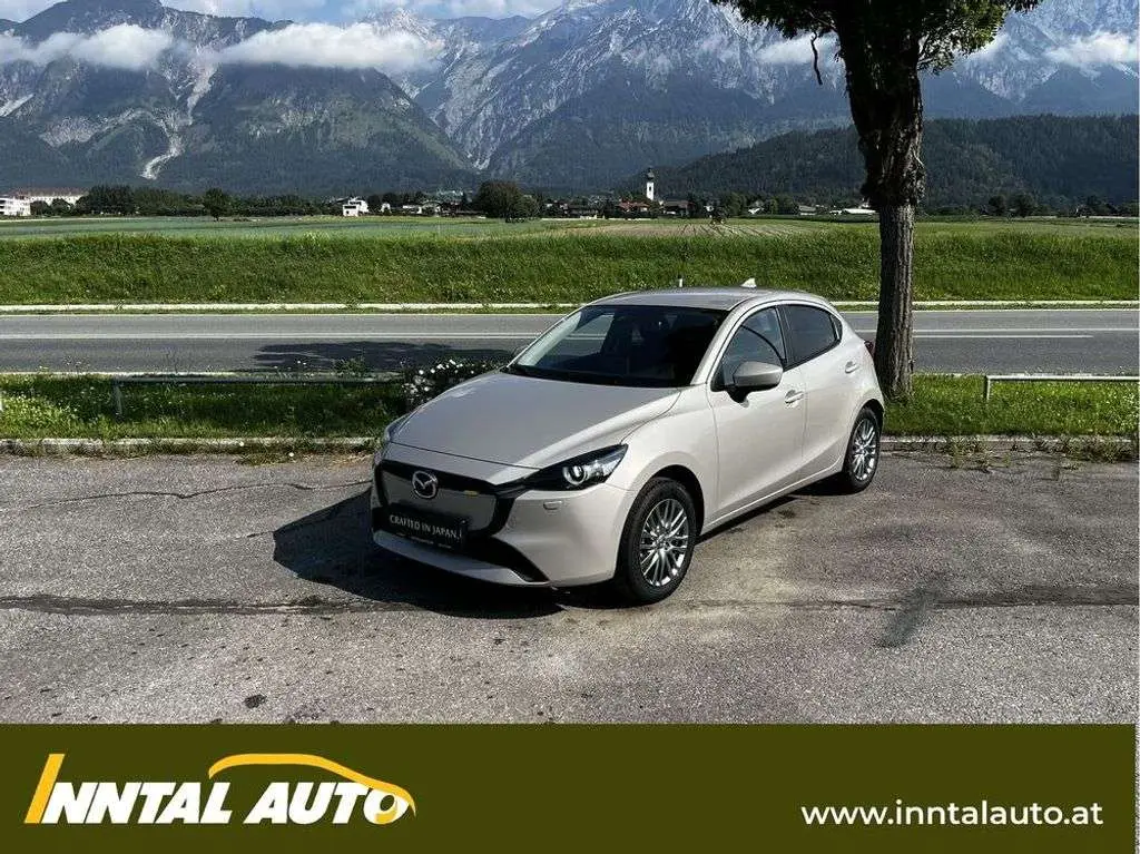 Photo 1 : Mazda 2 2024 Petrol