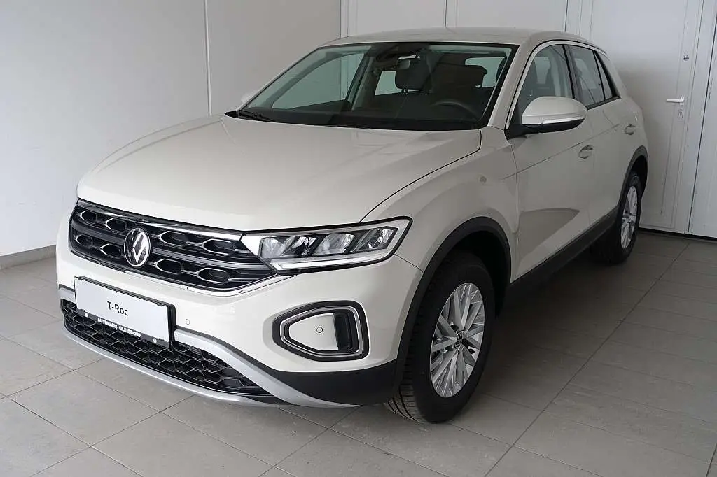 Photo 1 : Volkswagen T-roc 2024 Petrol