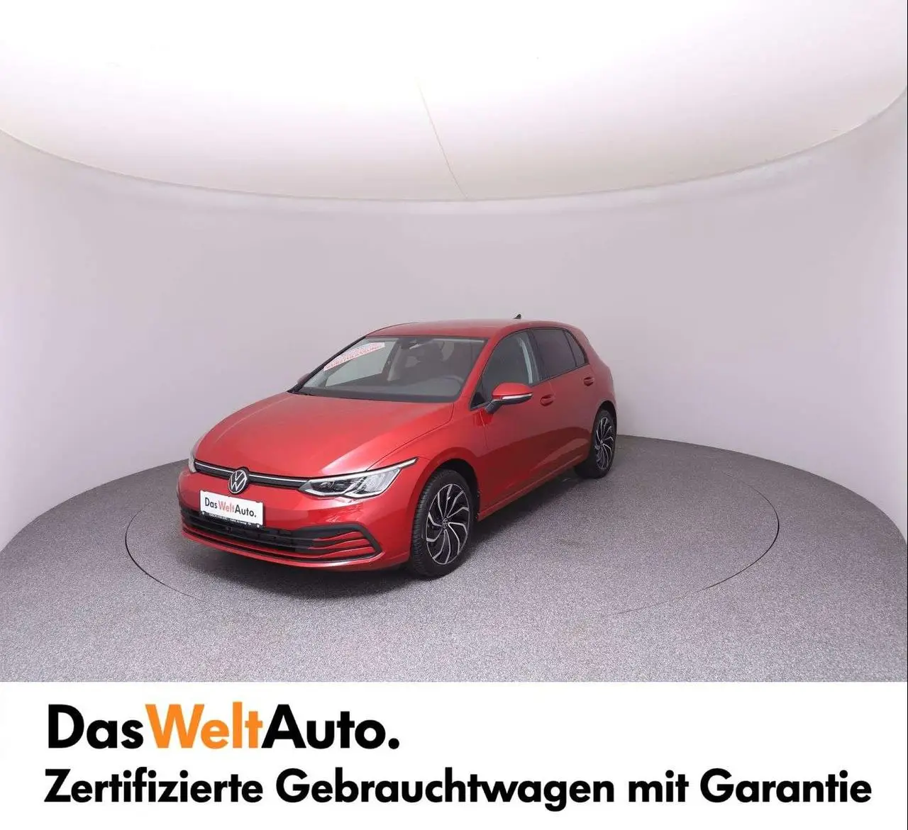 Photo 1 : Volkswagen Golf 2024 Petrol