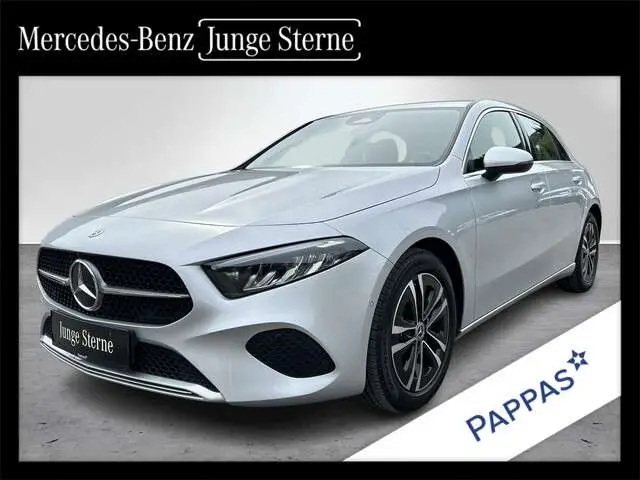 Photo 1 : Mercedes-benz Classe A 2023 Petrol