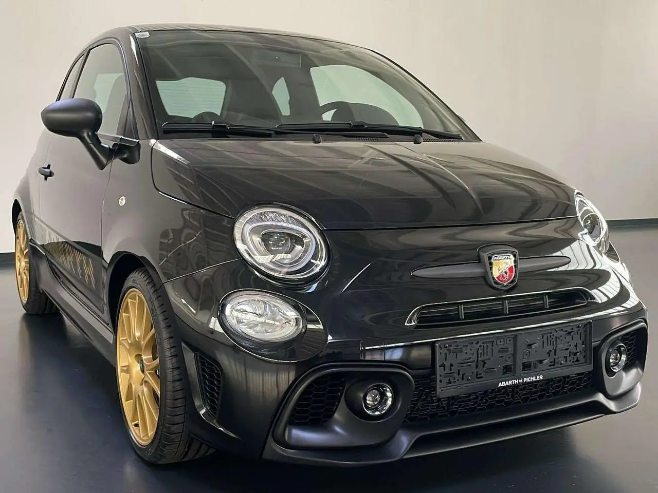 Photo 1 : Abarth 695 2024 Petrol