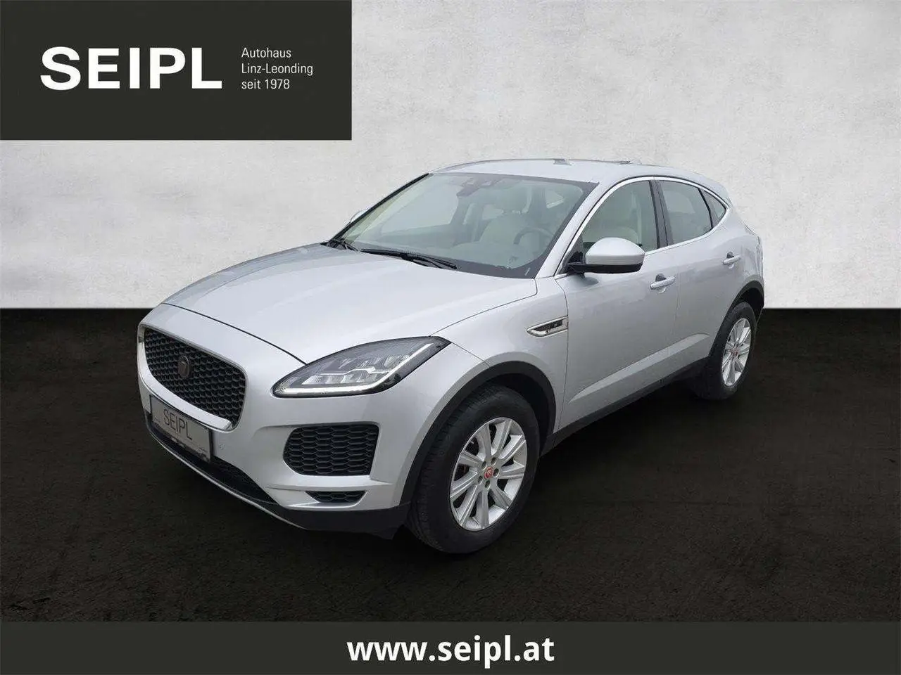 Photo 1 : Jaguar E-pace 2019 Petrol