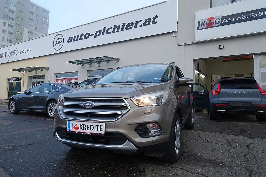 Photo 1 : Ford Kuga 2019 Essence