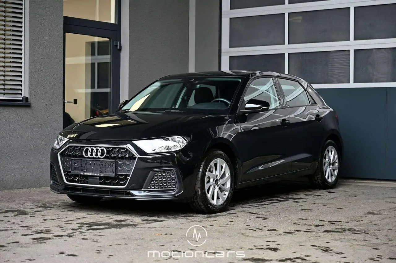 Photo 1 : Audi A1 2024 Petrol