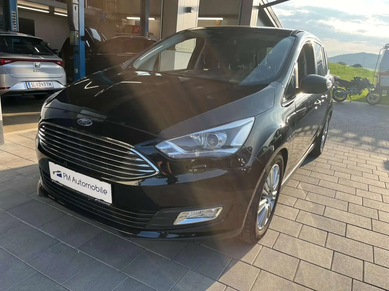 Photo 1 : Ford Grand C-max 2018 Diesel