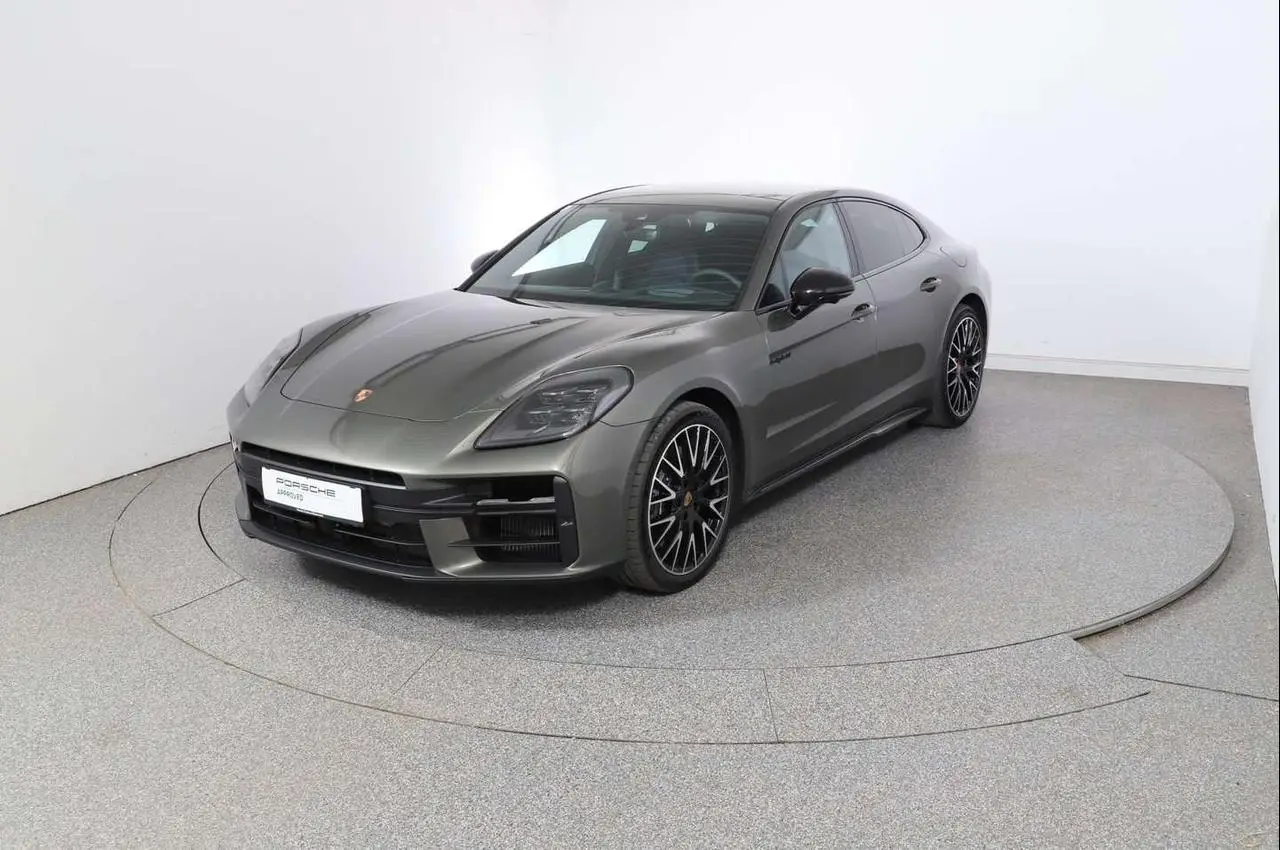 Photo 1 : Porsche Panamera 2024 Hybrid