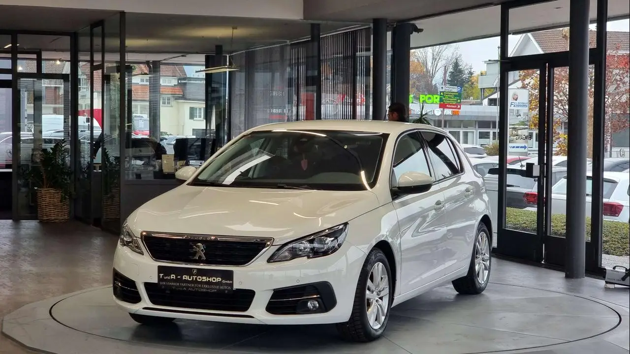 Photo 1 : Peugeot 308 2017 Petrol