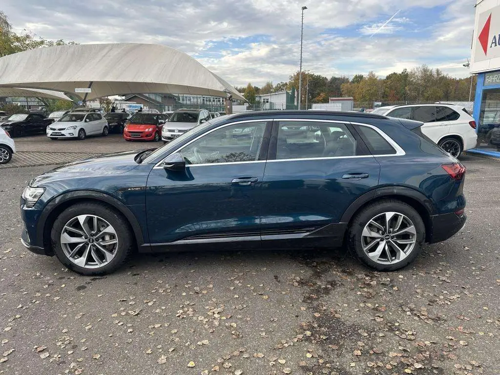 Photo 1 : Audi E-tron 2022 Electric