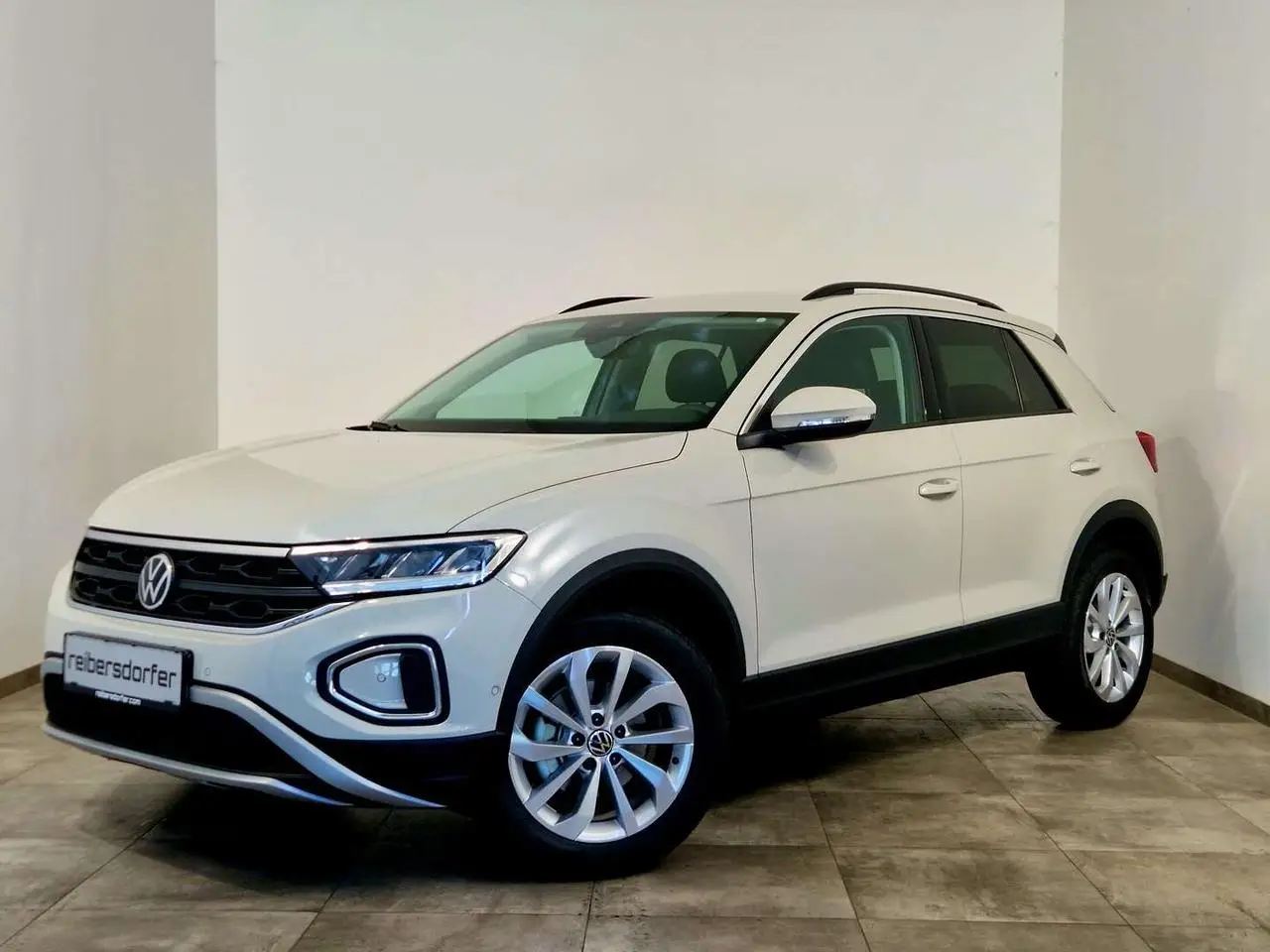 Photo 1 : Volkswagen T-roc 2024 Petrol