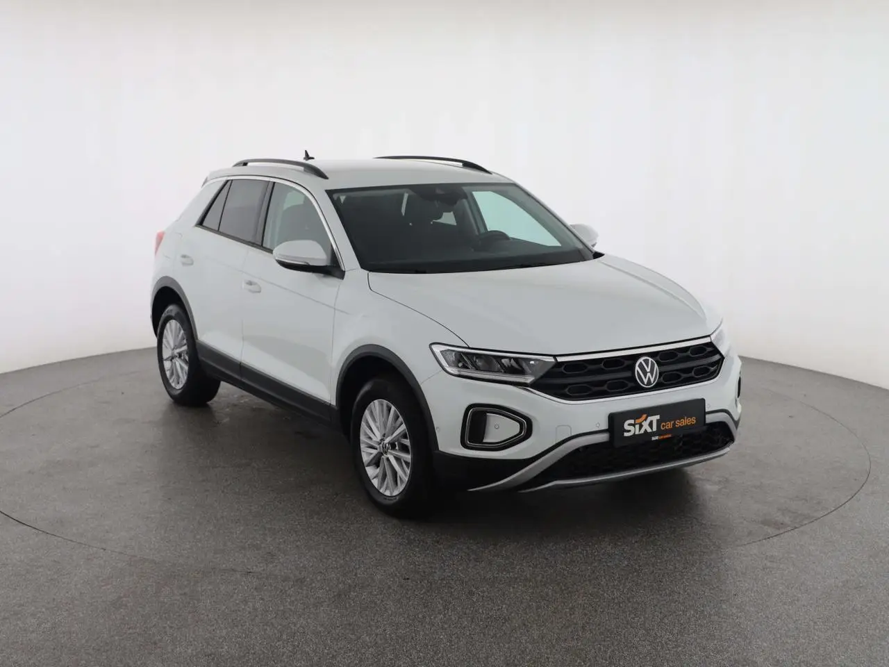 Photo 1 : Volkswagen T-roc 2023 Essence