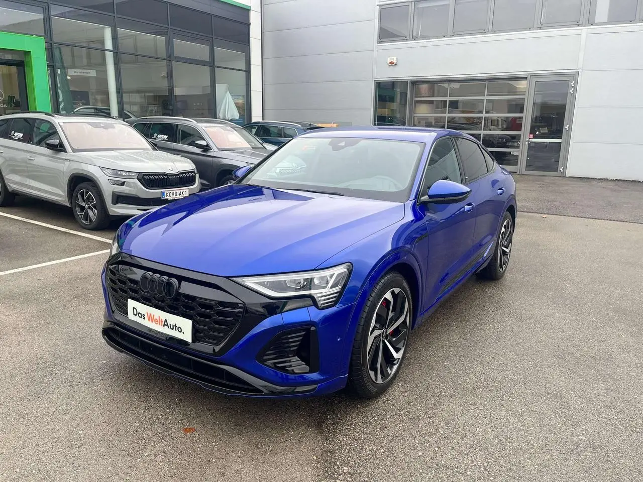 Photo 1 : Audi Q8 2023 Électrique