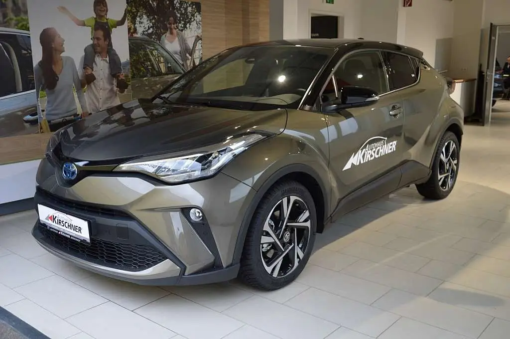 Photo 1 : Toyota C-hr 2022 Petrol