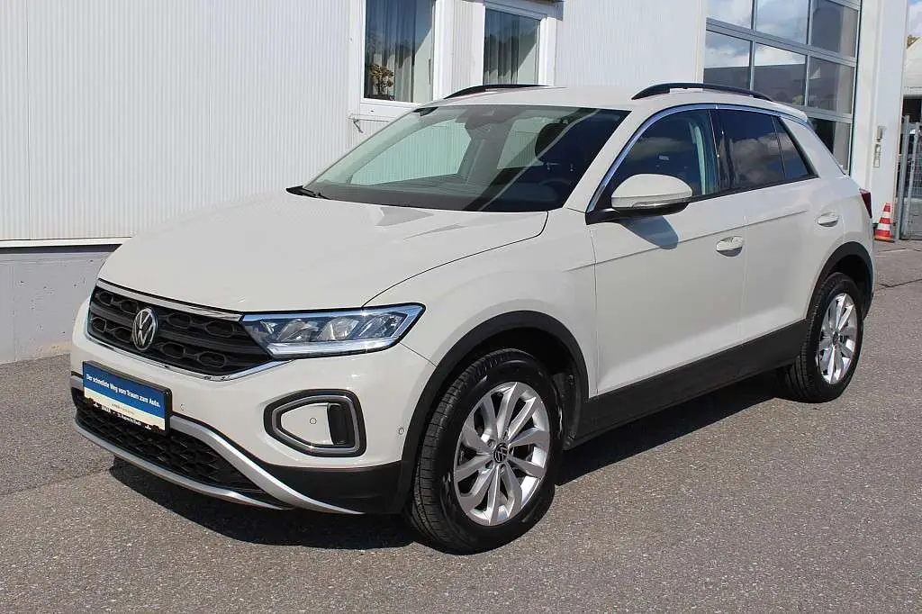 Photo 1 : Volkswagen T-roc 2023 Essence