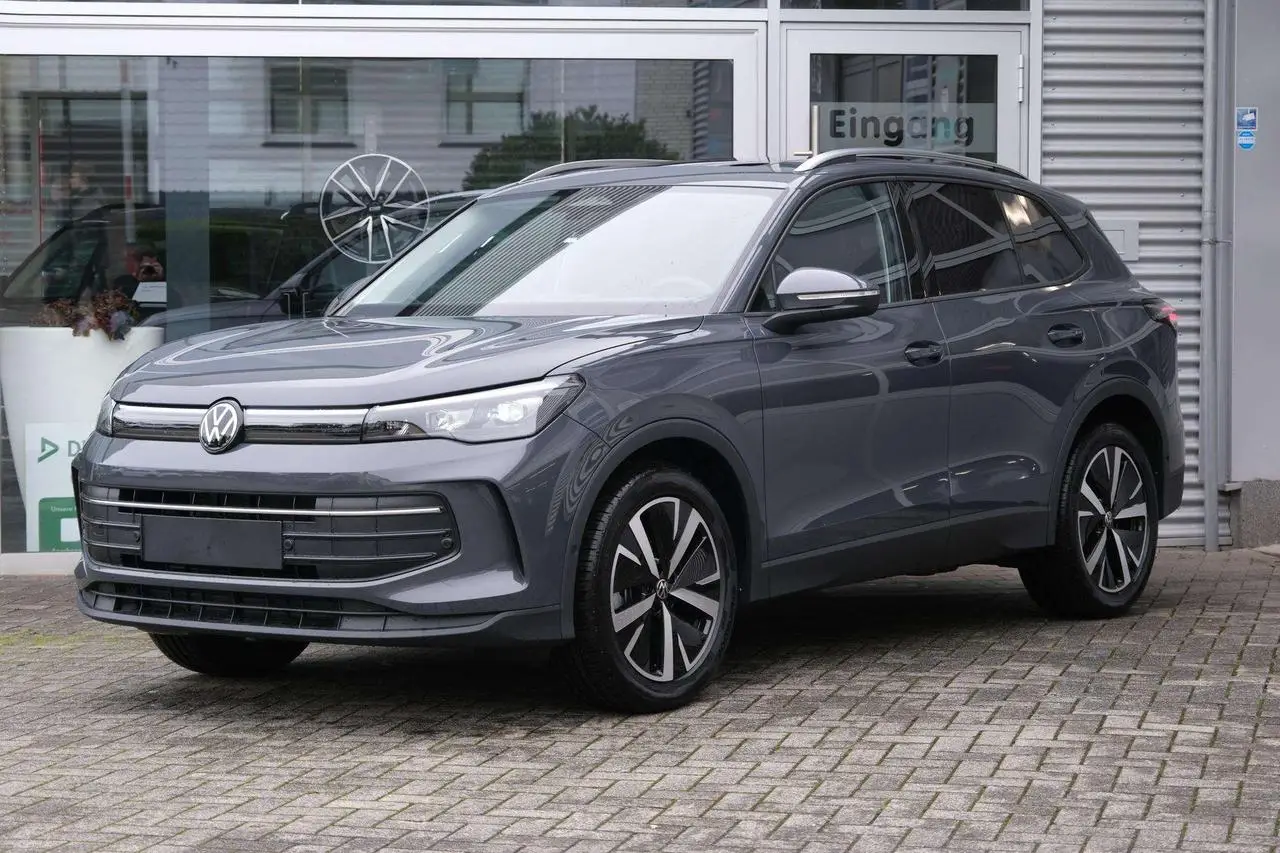 Photo 1 : Volkswagen Tiguan 2024 Essence