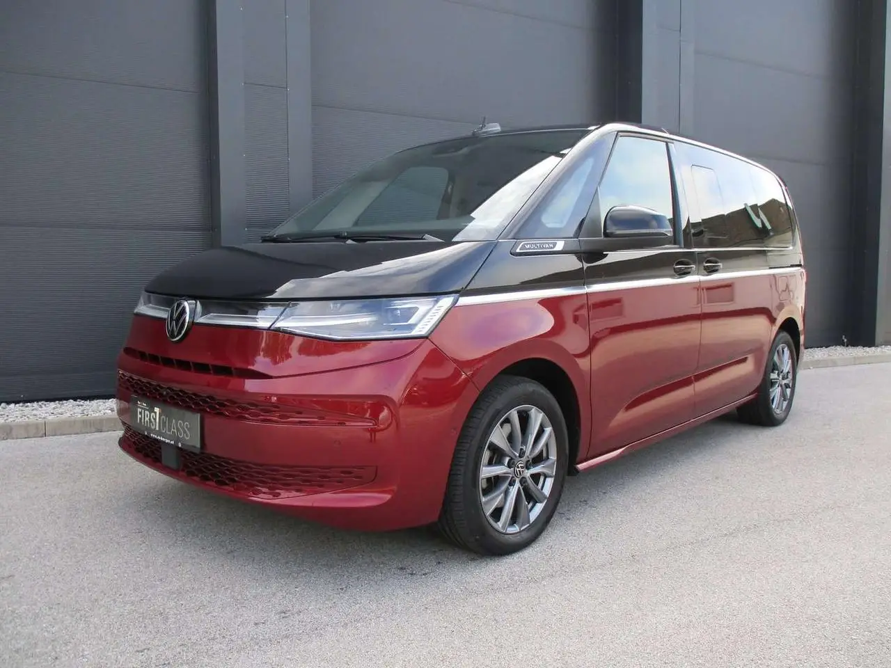 Photo 1 : Volkswagen T7 2024 Hybrid