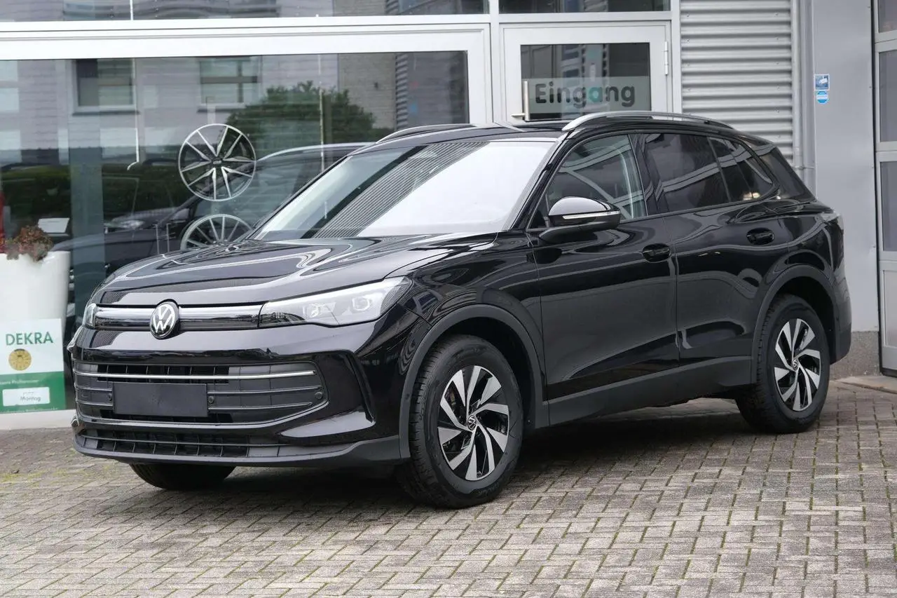 Photo 1 : Volkswagen Tiguan 2024 Essence