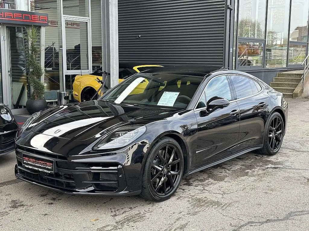 Photo 1 : Porsche Panamera 2024 Petrol