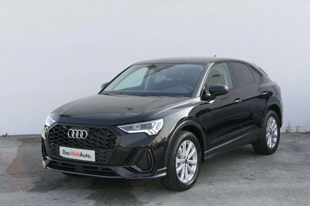 Photo 1 : Audi Q3 2024 Essence