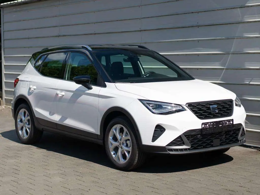 Photo 1 : Seat Arona 2024 Essence