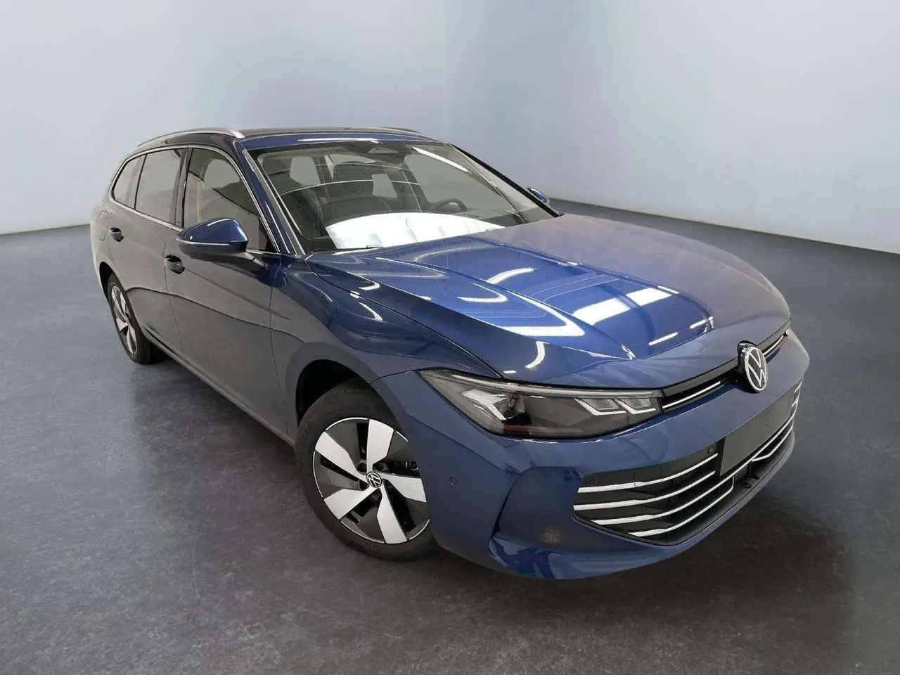 Photo 1 : Volkswagen Passat 2024 Petrol