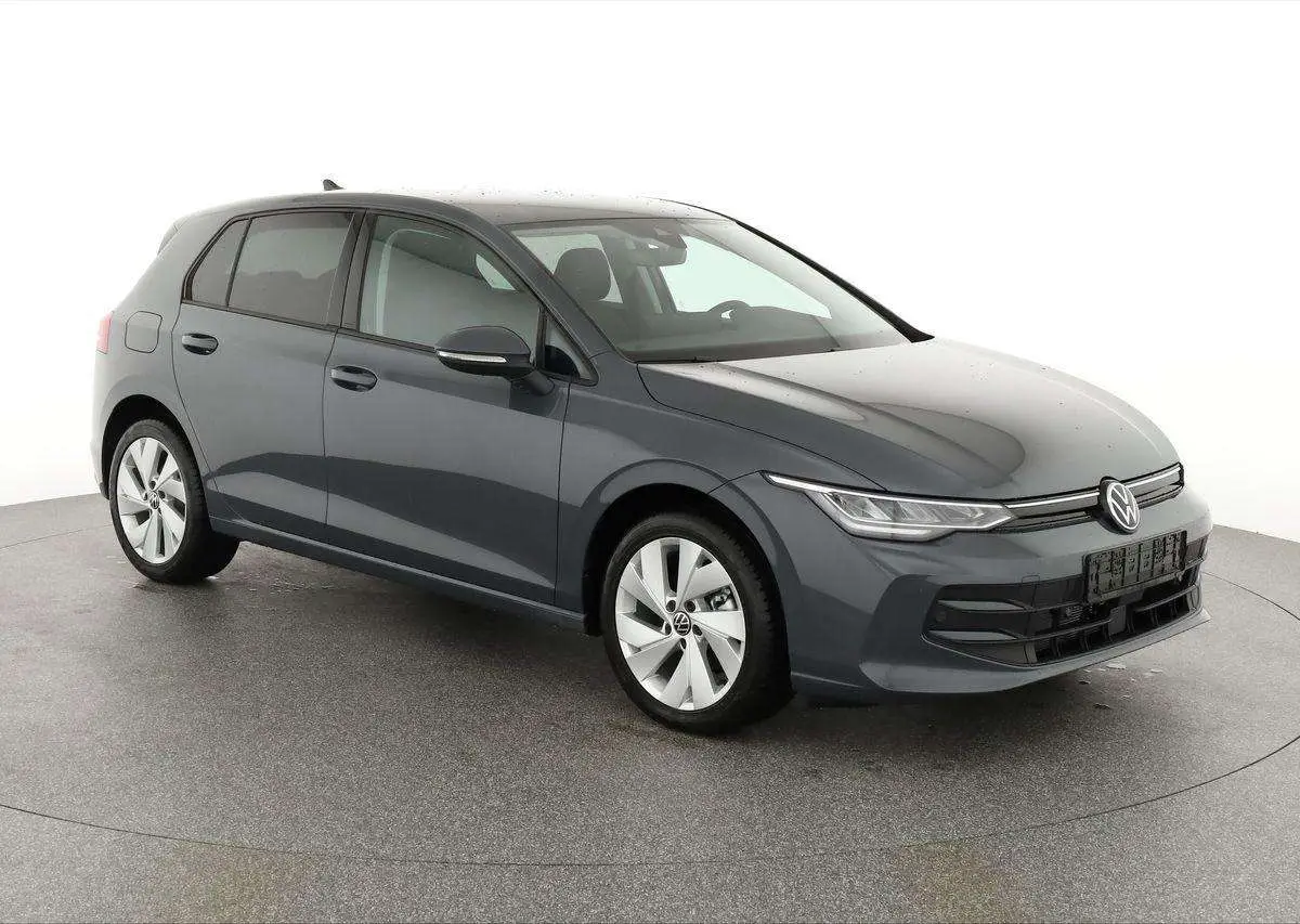 Photo 1 : Volkswagen Golf 2024 Petrol