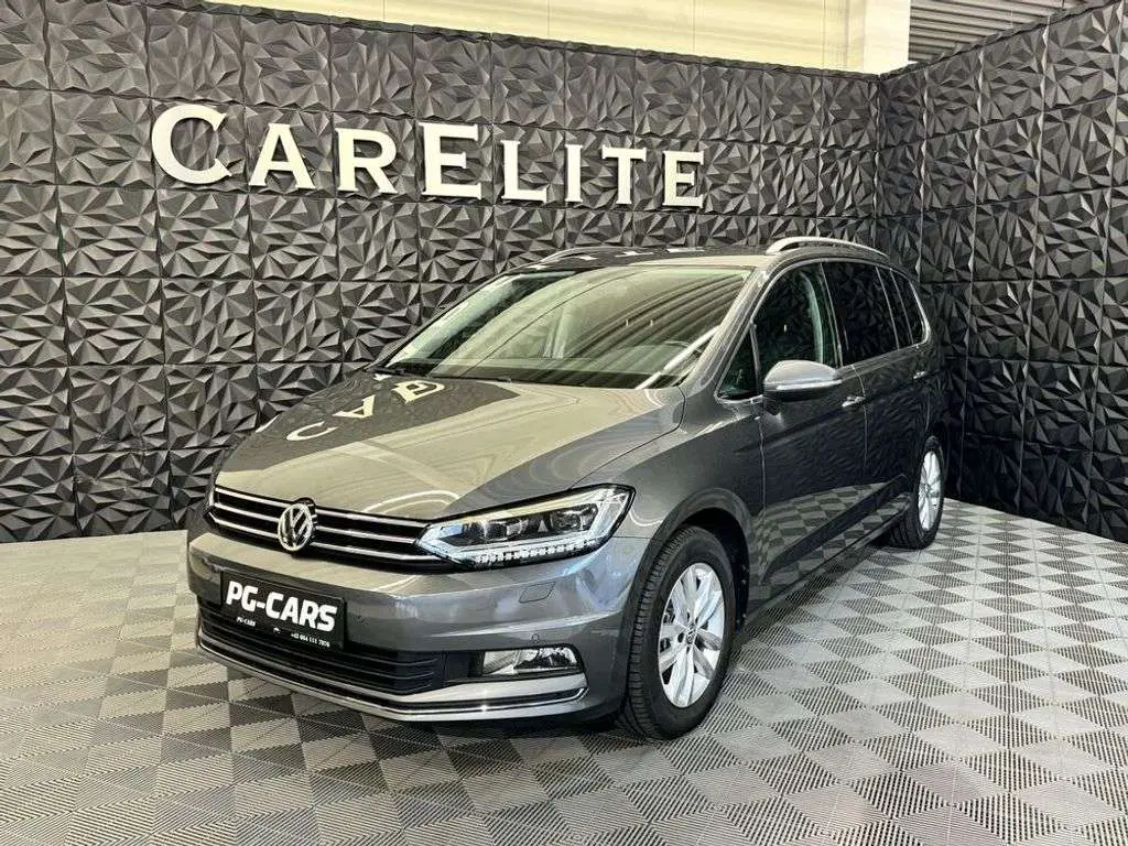 Photo 1 : Volkswagen Touran 2015 Petrol