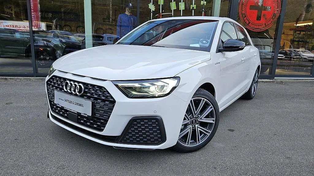 Photo 1 : Audi A1 2024 Petrol