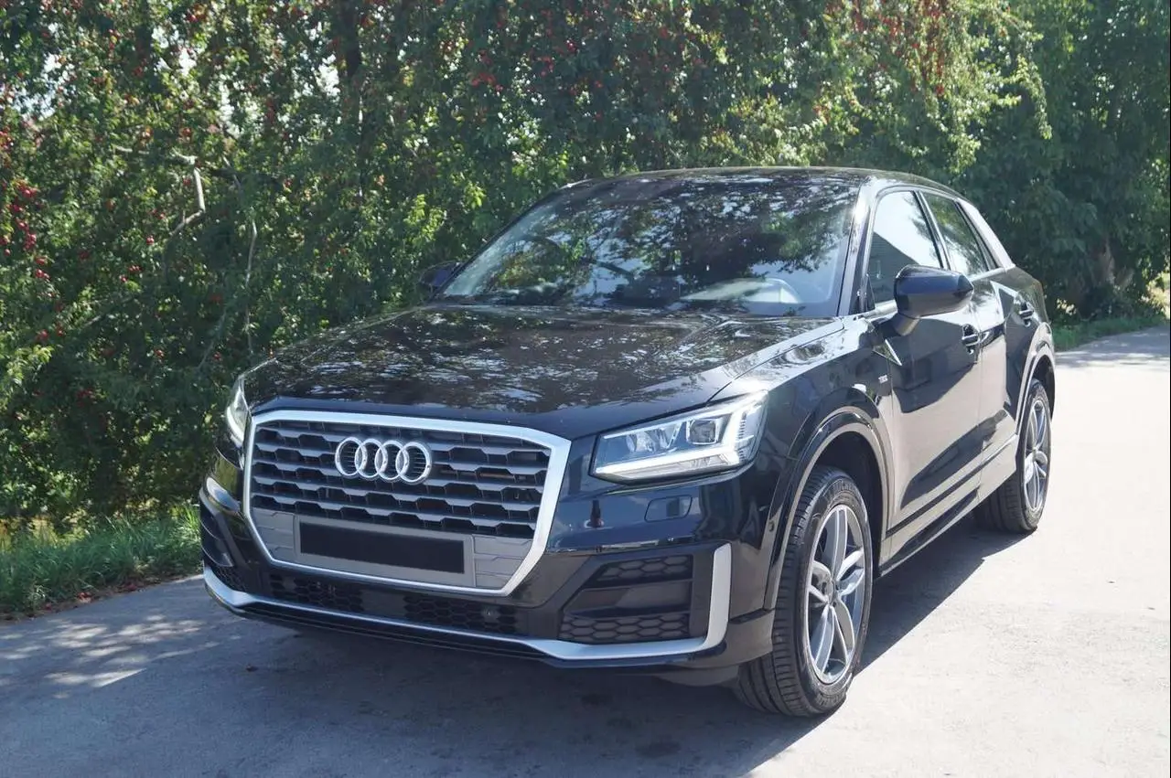 Photo 1 : Audi Q2 2017 Petrol