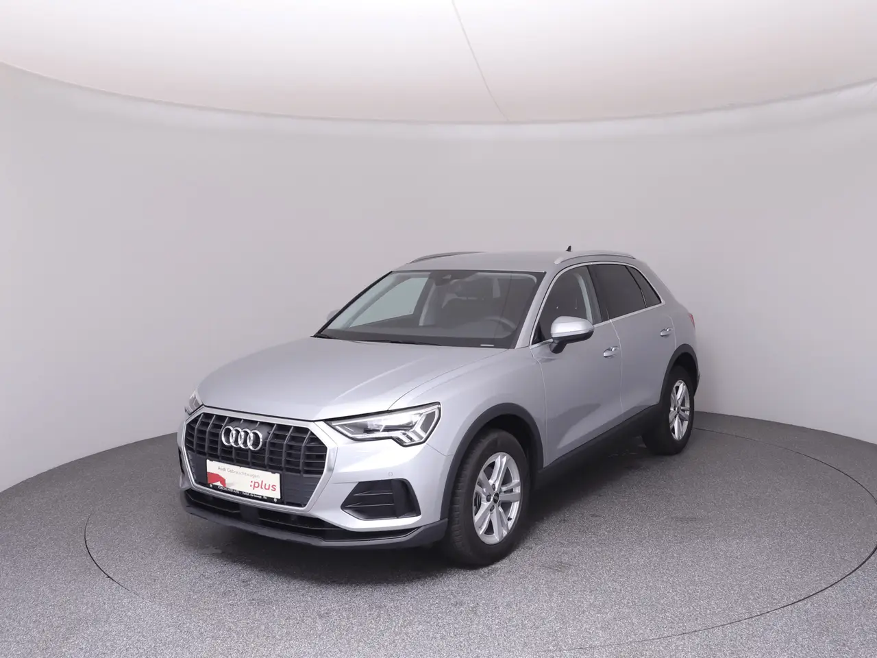 Photo 1 : Audi Q3 2024 Essence