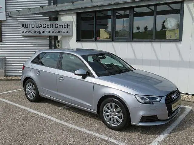 Photo 1 : Audi A3 2019 Essence